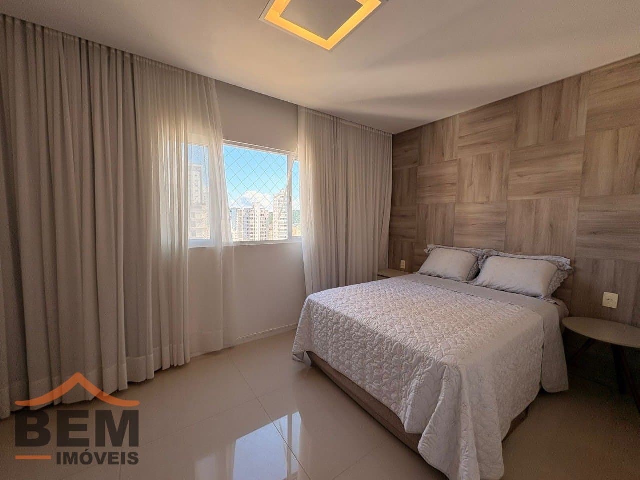 Apartamento Duplex para Locação com 4 quartos e 193m² no bairro Pioneiros, em Balneário Camboriú: 18- DORMITÓRIO SUÍTE 03