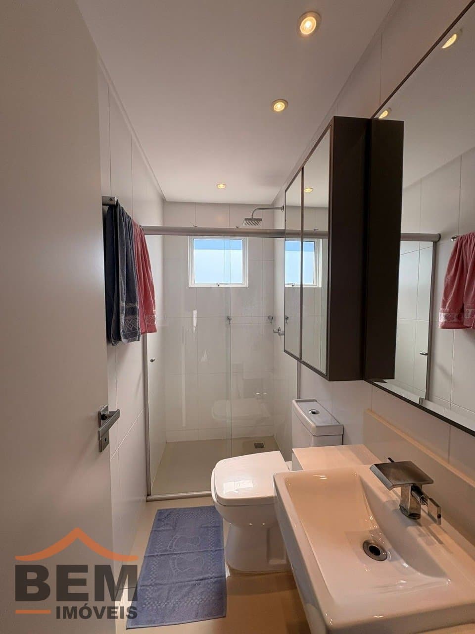 Apartamento Duplex para Locação com 4 quartos e 193m² no bairro Pioneiros, em Balneário Camboriú: 17- BANHEIRO SUÍTE 02