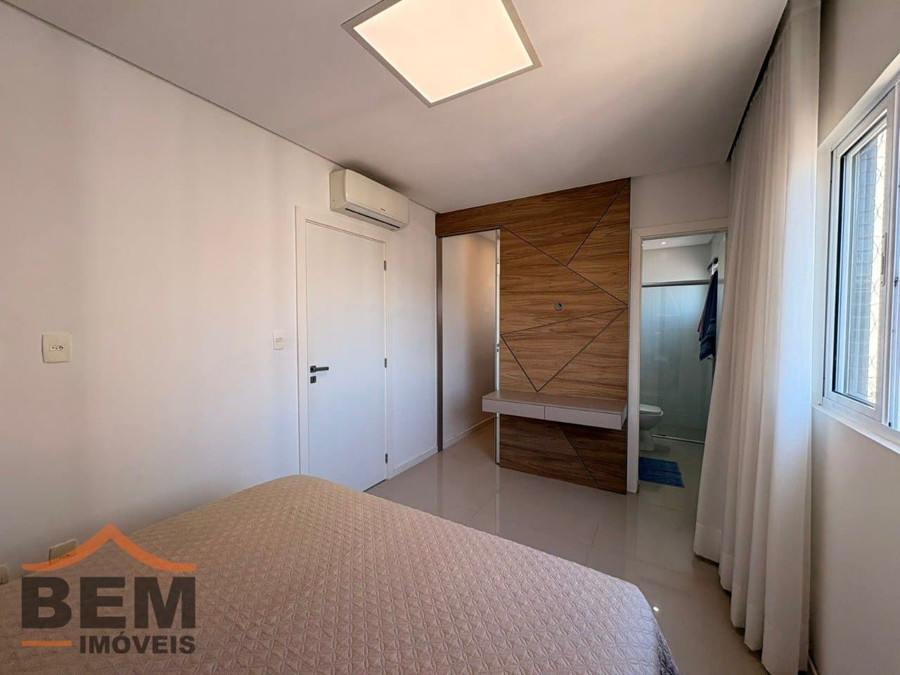 Apartamento Duplex para Locação com 4 quartos e 193m² no bairro Pioneiros, em Balneário Camboriú: 14- DORMITÓRIO SUÍTE 02