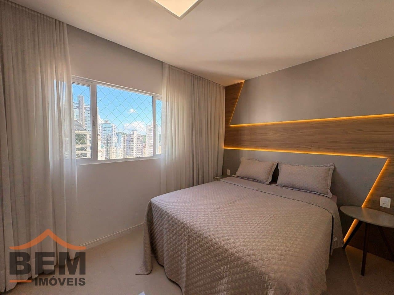 Apartamento Duplex para Locação com 4 quartos e 193m² no bairro Pioneiros, em Balneário Camboriú: 13- DORMITÓRIO SUÍTE 02