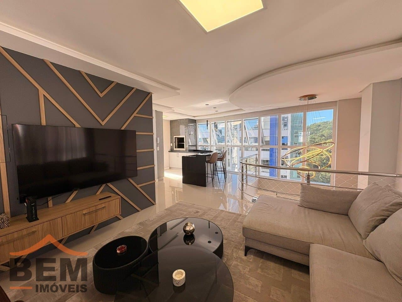 Apartamento Duplex para Locação com 4 quartos e 193m² no bairro Pioneiros, em Balneário Camboriú: 10- SALA DE ESTAR 