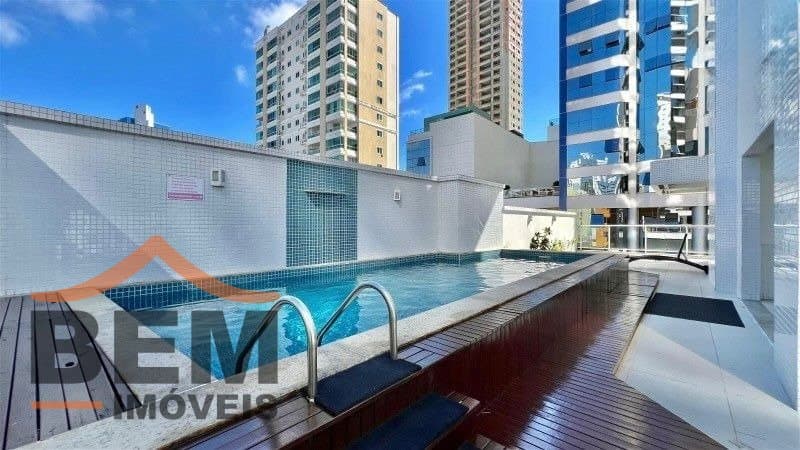 Apartamento Duplex para Locação com 4 quartos e 193m² no bairro Pioneiros, em Balneário Camboriú: 24- PISCINA 