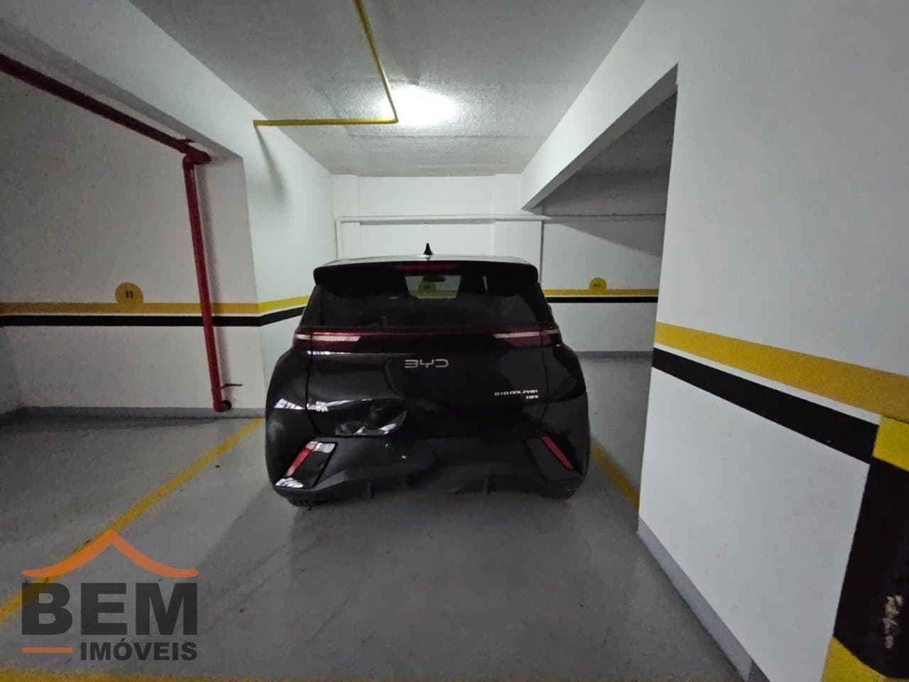 Apartamento Duplex para Locação com 4 quartos e 193m² no bairro Pioneiros, em Balneário Camboriú: 32- ESTACIONAMENTO 