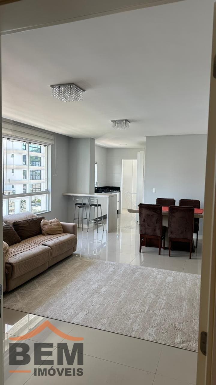 Apartamento com 2 quartos e 78m² no bairro Pioneiros, em Balneário Camboriú: 05- SALA DE ESTAR 