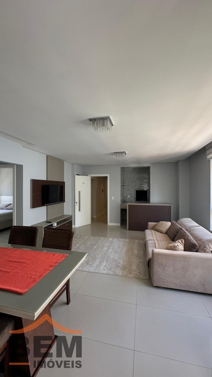 Apartamento com 2 quartos e 78m² no bairro Pioneiros, em Balneário Camboriú: 02- SALA DE ESTAR 