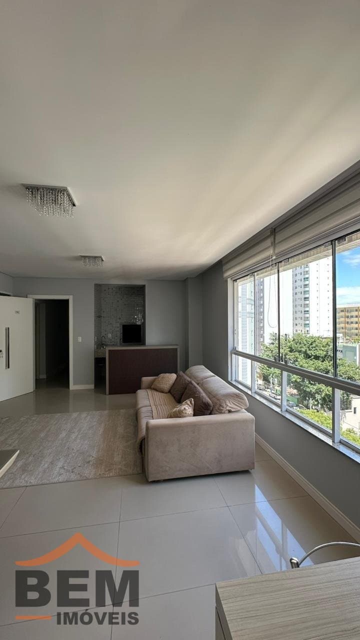 Apartamento com 2 quartos e 78m² no bairro Pioneiros, em Balneário Camboriú: 04- SALA DE ESTAR 