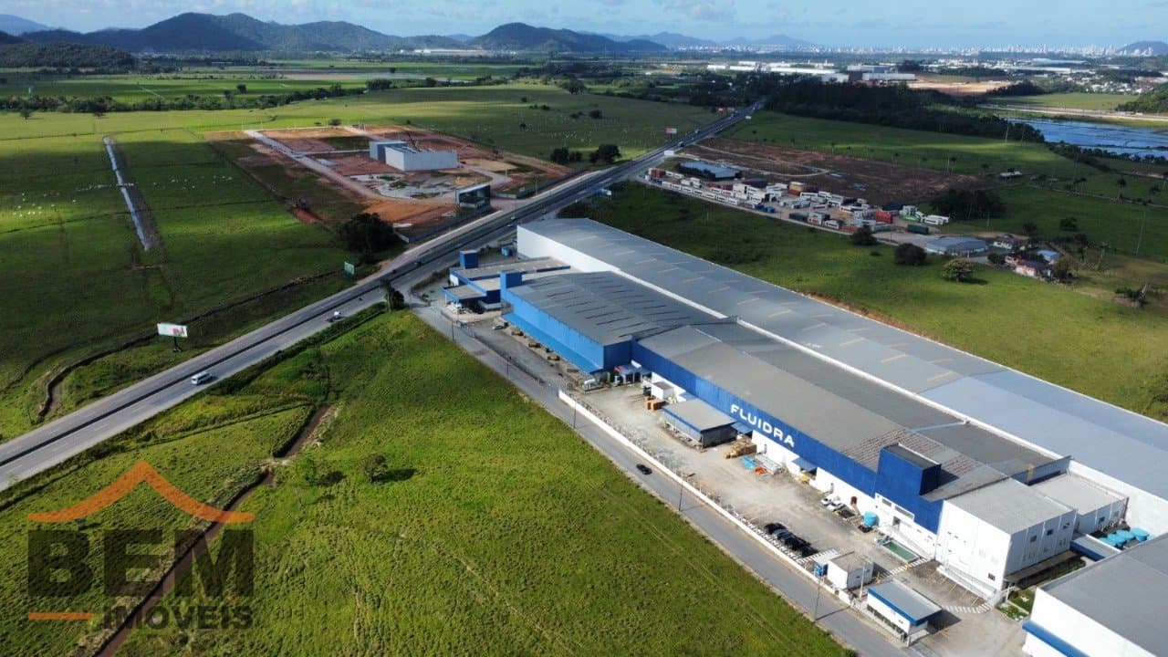 Galpão para Locação com 4450m² no bairro Arraial dos Cunhas, em Itajaí