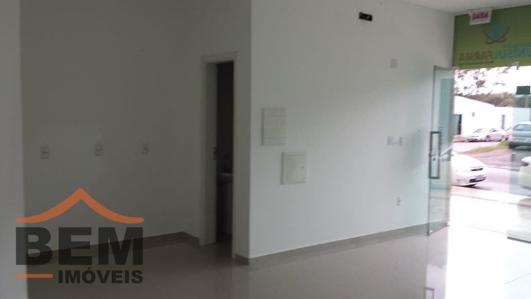 Sala Comercial para Locação com 51m² no bairro Municípios, em Balneário Camboriú: 02- SALA COMERCIAL 