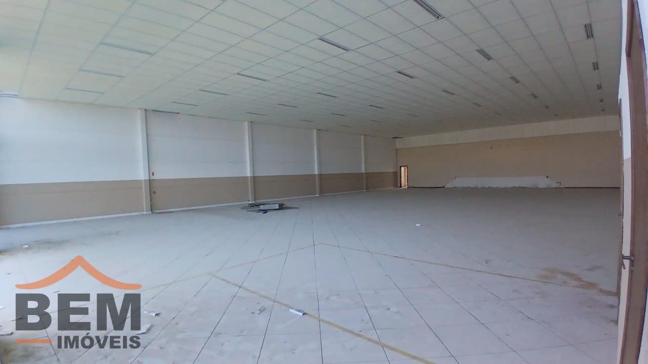 Sala Comercial para Venda com 725m² no bairro Cedro, em Camboriú