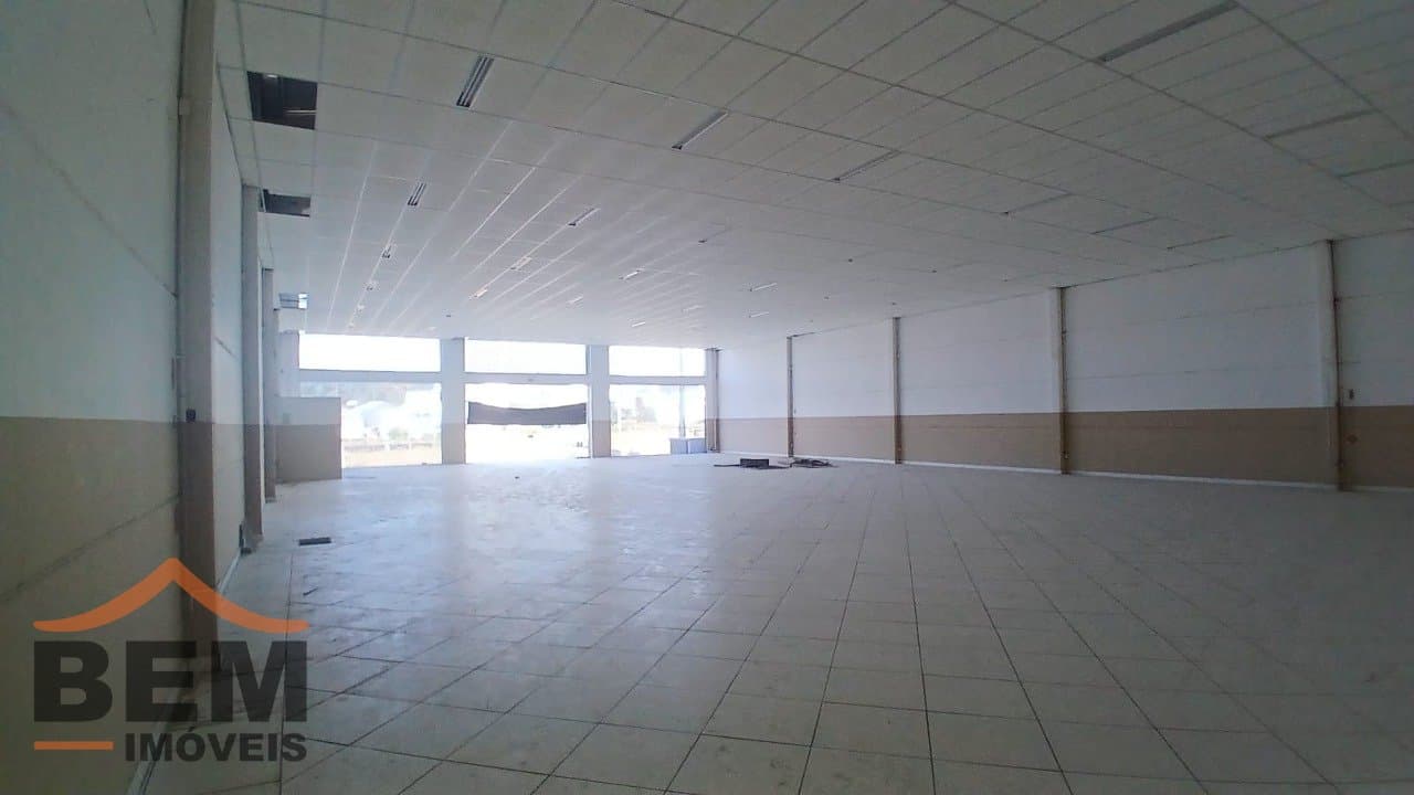Sala Comercial para Venda com 725m² no bairro Cedro, em Camboriú