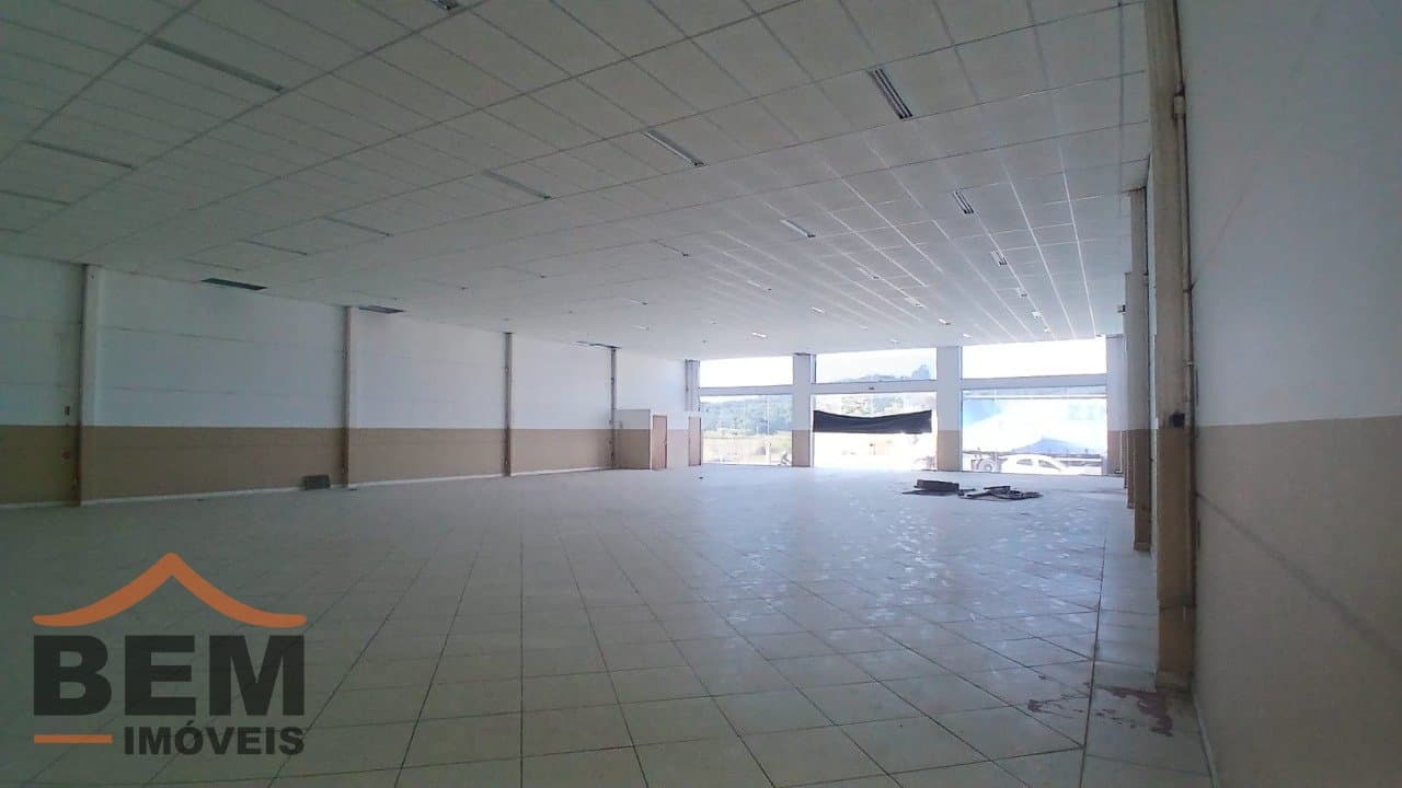 Sala Comercial para Venda com 725m² no bairro Cedro, em Camboriú
