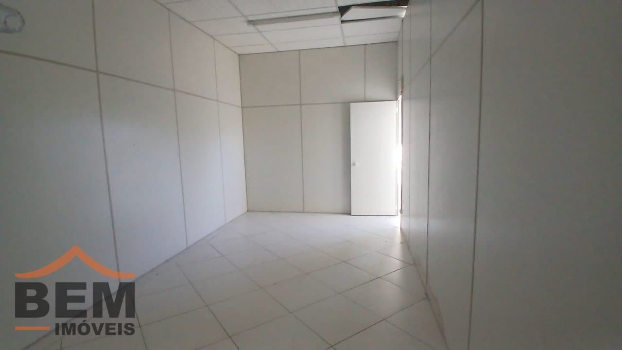 Sala Comercial para Venda com 725m² no bairro Cedro, em Camboriú
