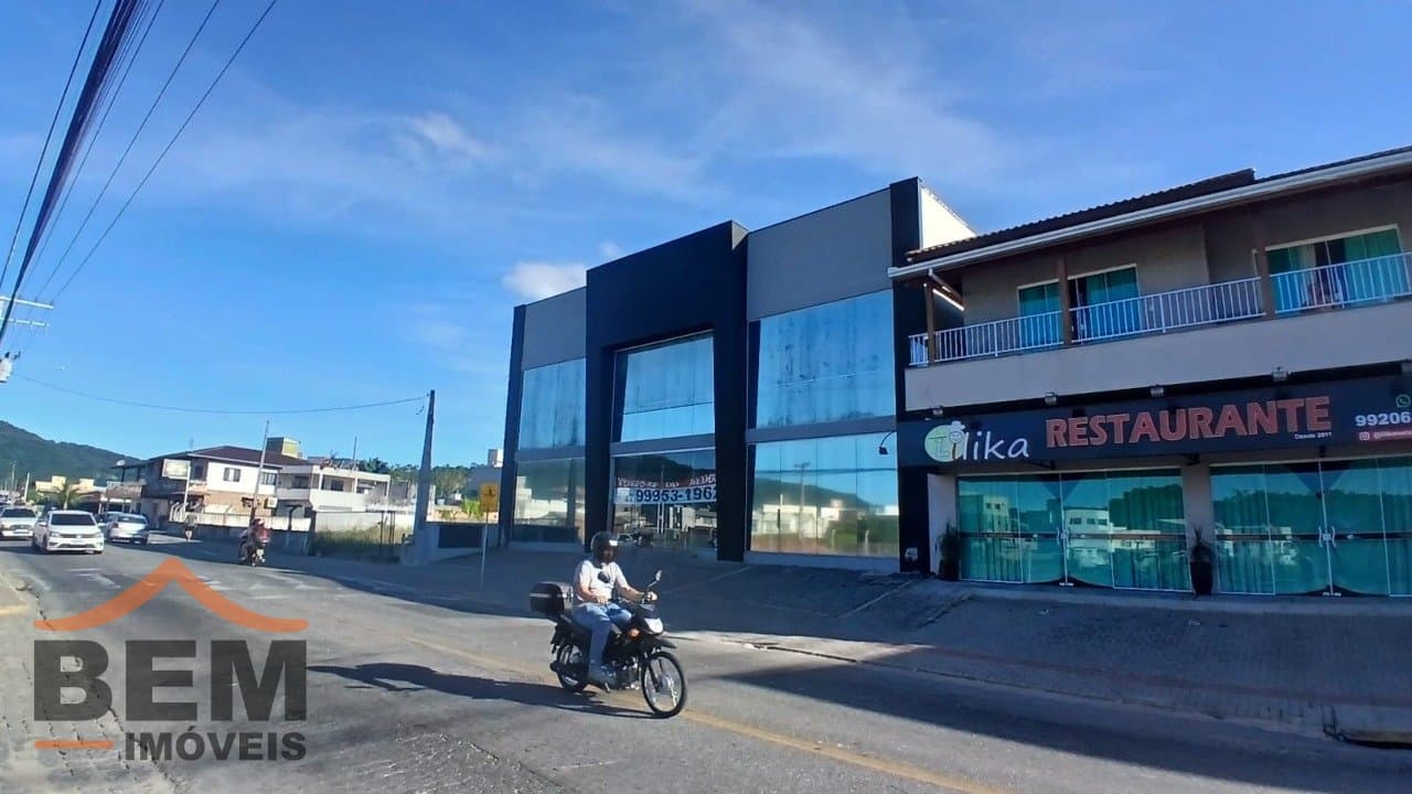 Sala Comercial para Venda com 725m² no bairro Cedro, em Camboriú