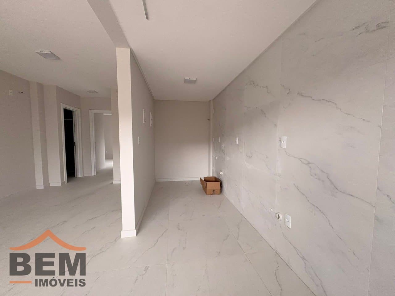 Apartamento para Locação com 2 quartos e 60m² no bairro Portal 2, em Itajaí