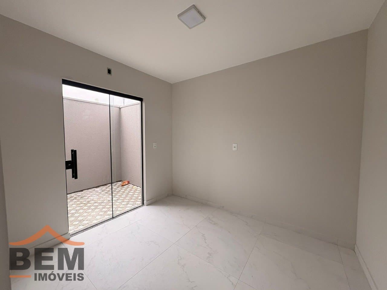 Apartamento para Locação com 2 quartos e 60m² no bairro Portal 2, em Itajaí