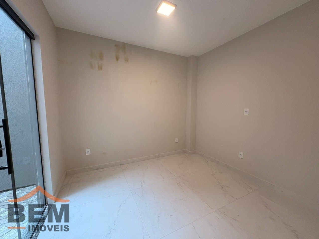 Apartamento para Locação com 2 quartos e 60m² no bairro Portal 2, em Itajaí