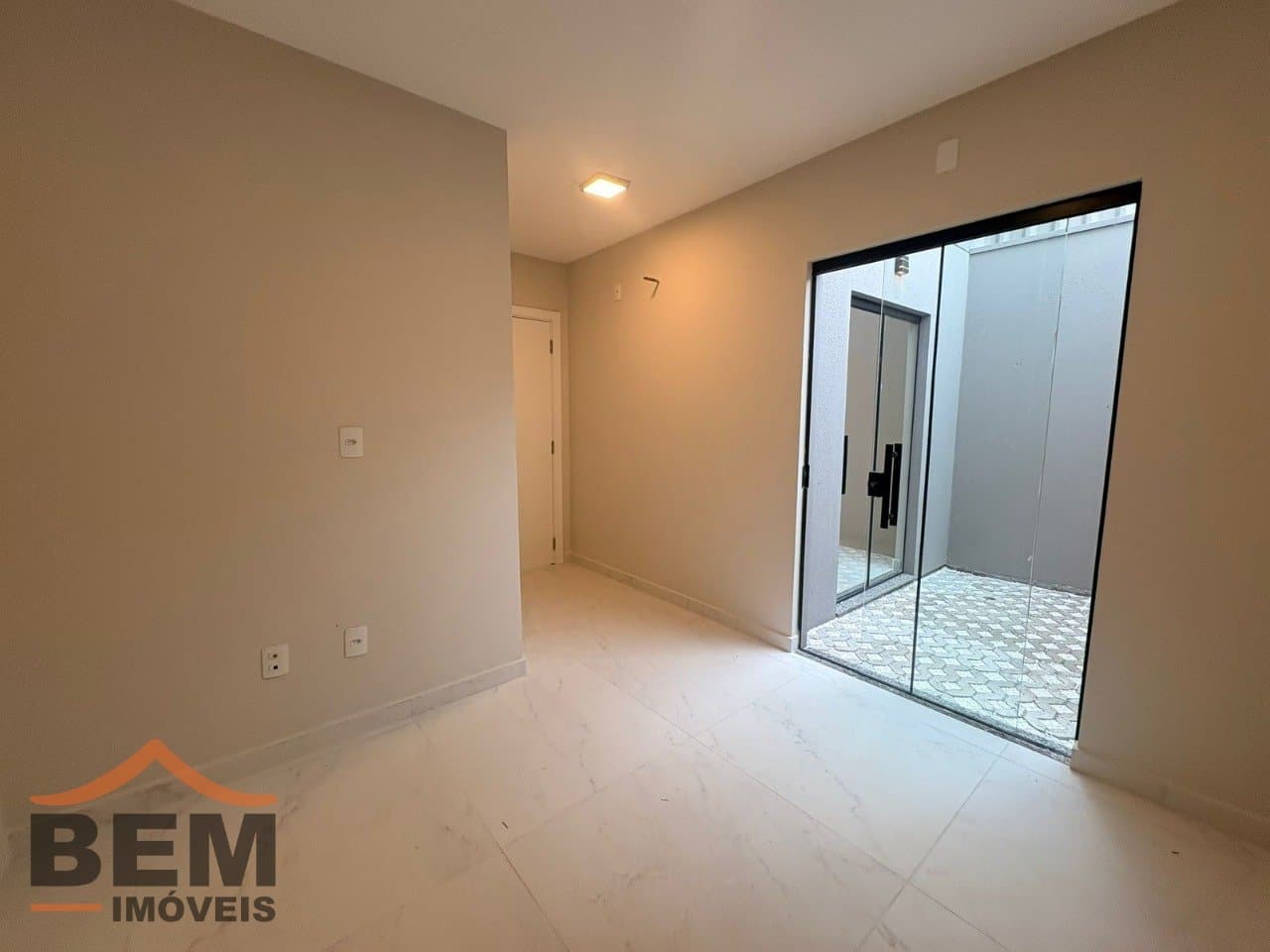 Apartamento para Locação com 2 quartos e 60m² no bairro Portal 2, em Itajaí