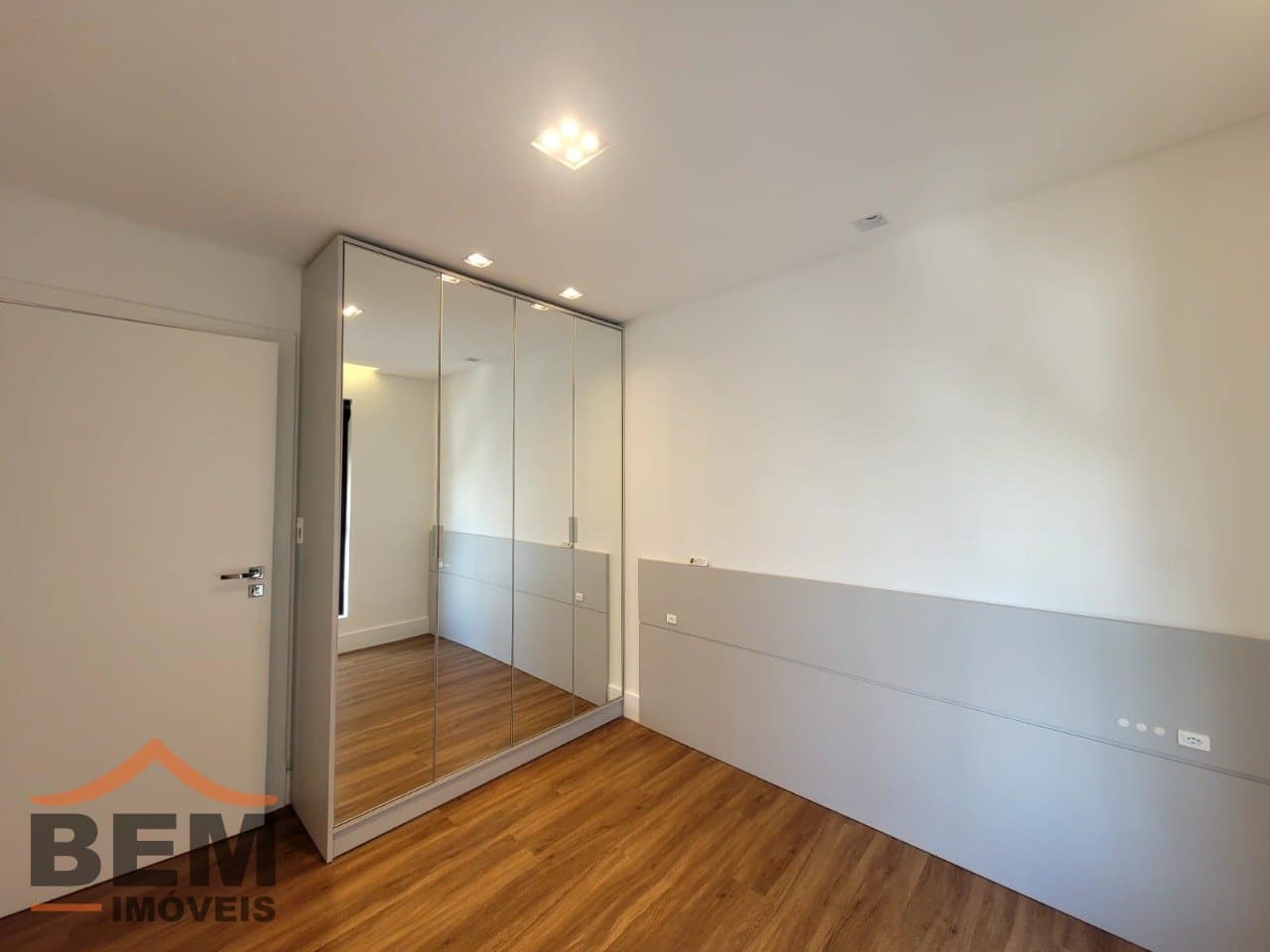 Apartamento para Locação com 3 quartos e 110m² no bairro Praia Brava, em Itajaí