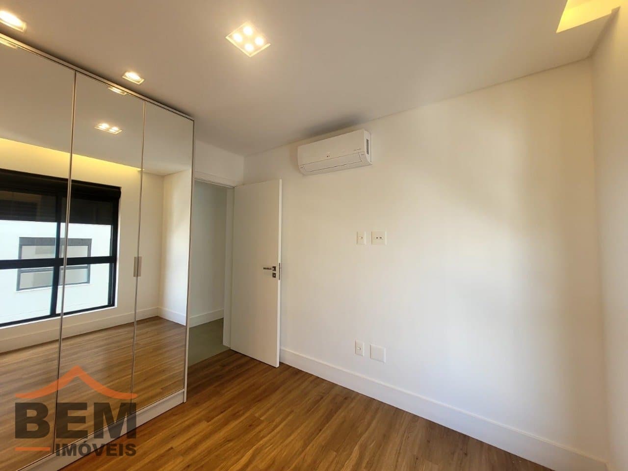 Apartamento para Locação com 3 quartos e 110m² no bairro Praia Brava, em Itajaí