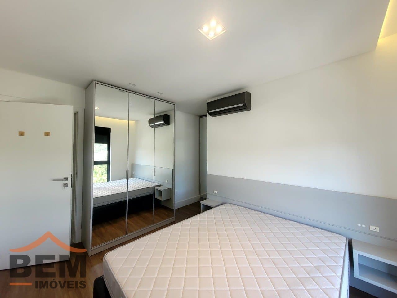 Apartamento para Locação com 3 quartos e 110m² no bairro Praia Brava, em Itajaí