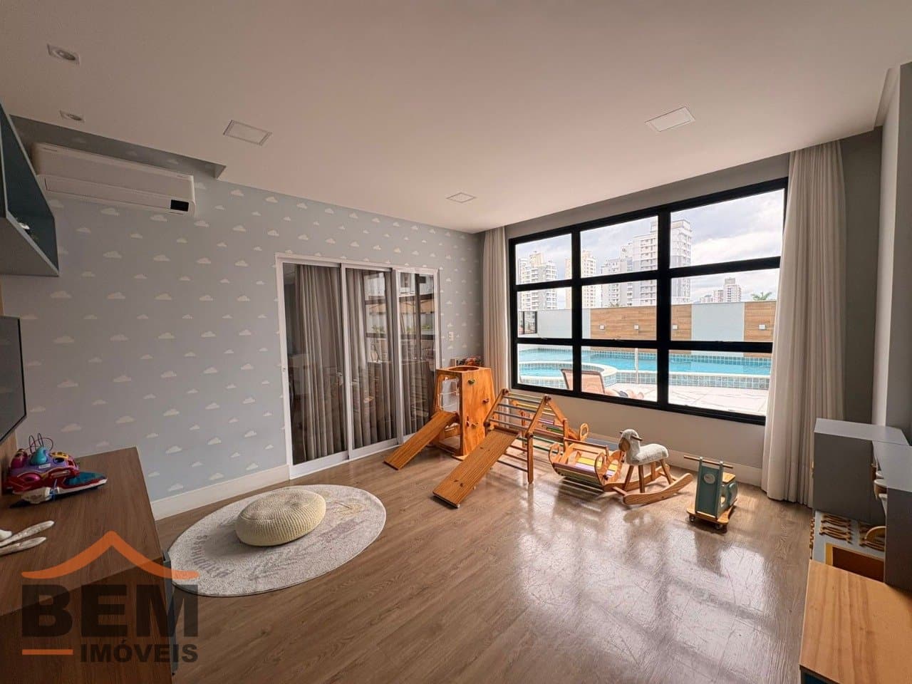 Apartamento para Venda com 2 quartos e 67m² no bairro Vila Operária, em Itajaí