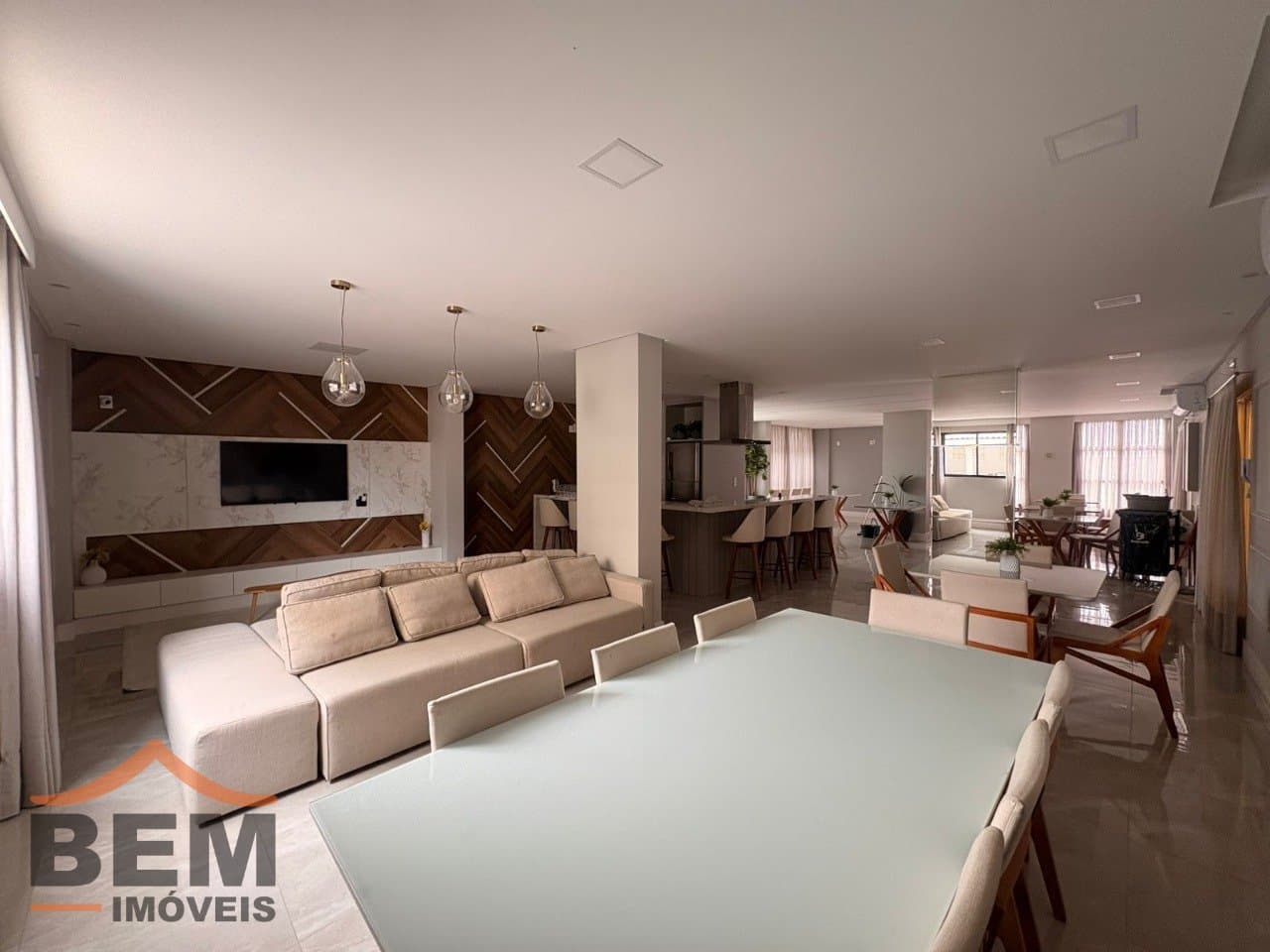 Apartamento para Venda com 2 quartos e 67m² no bairro Vila Operária, em Itajaí