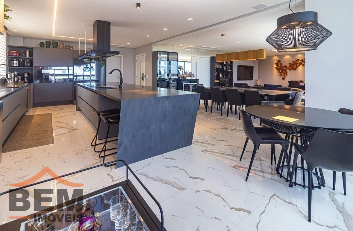 Apartamento para Venda com 4 quartos e 322m² no bairro Fazenda, em Itajaí
