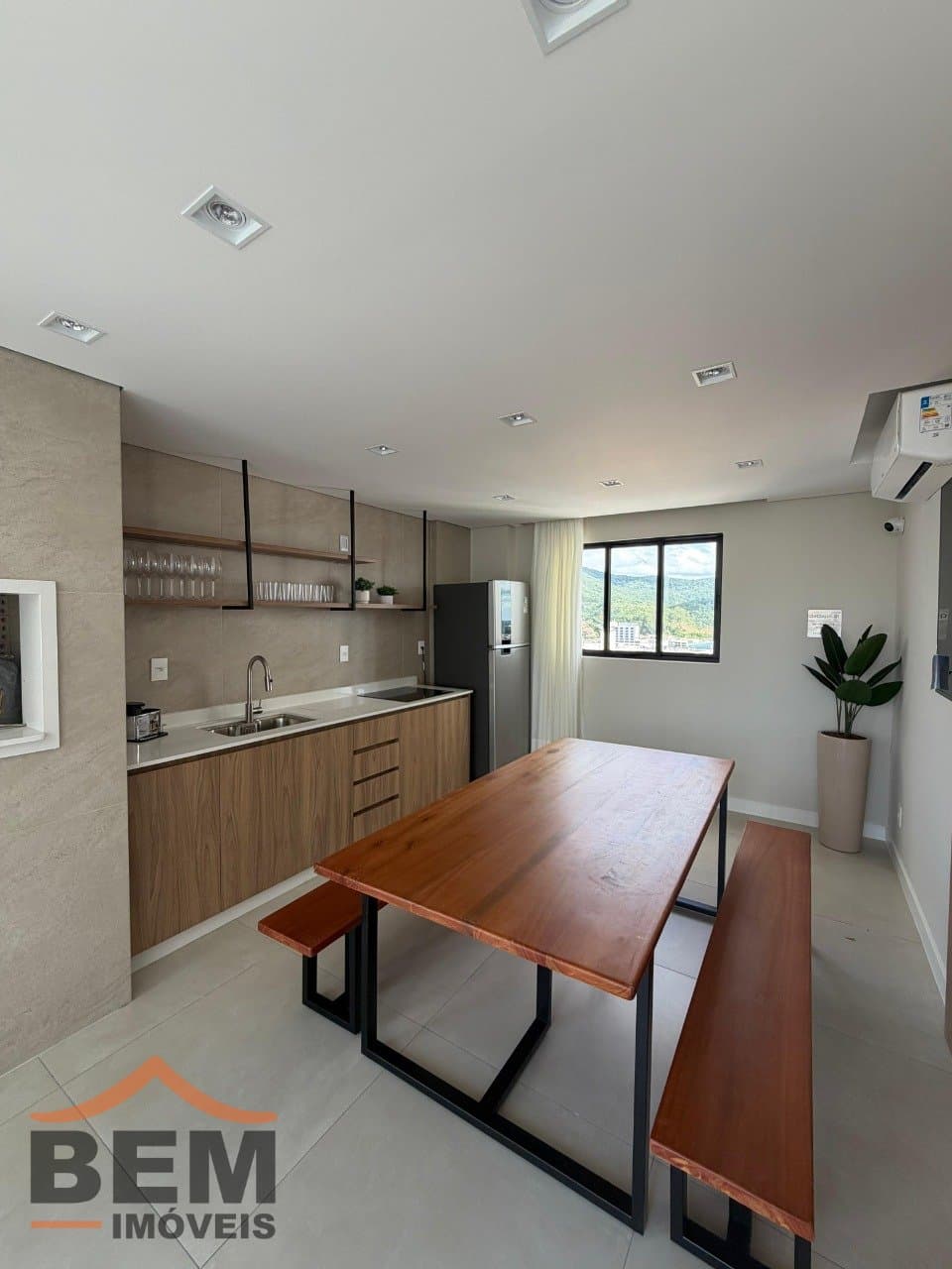 Apartamento para Venda com 3 quartos e 83m² no bairro Vila Operária, em Itajaí