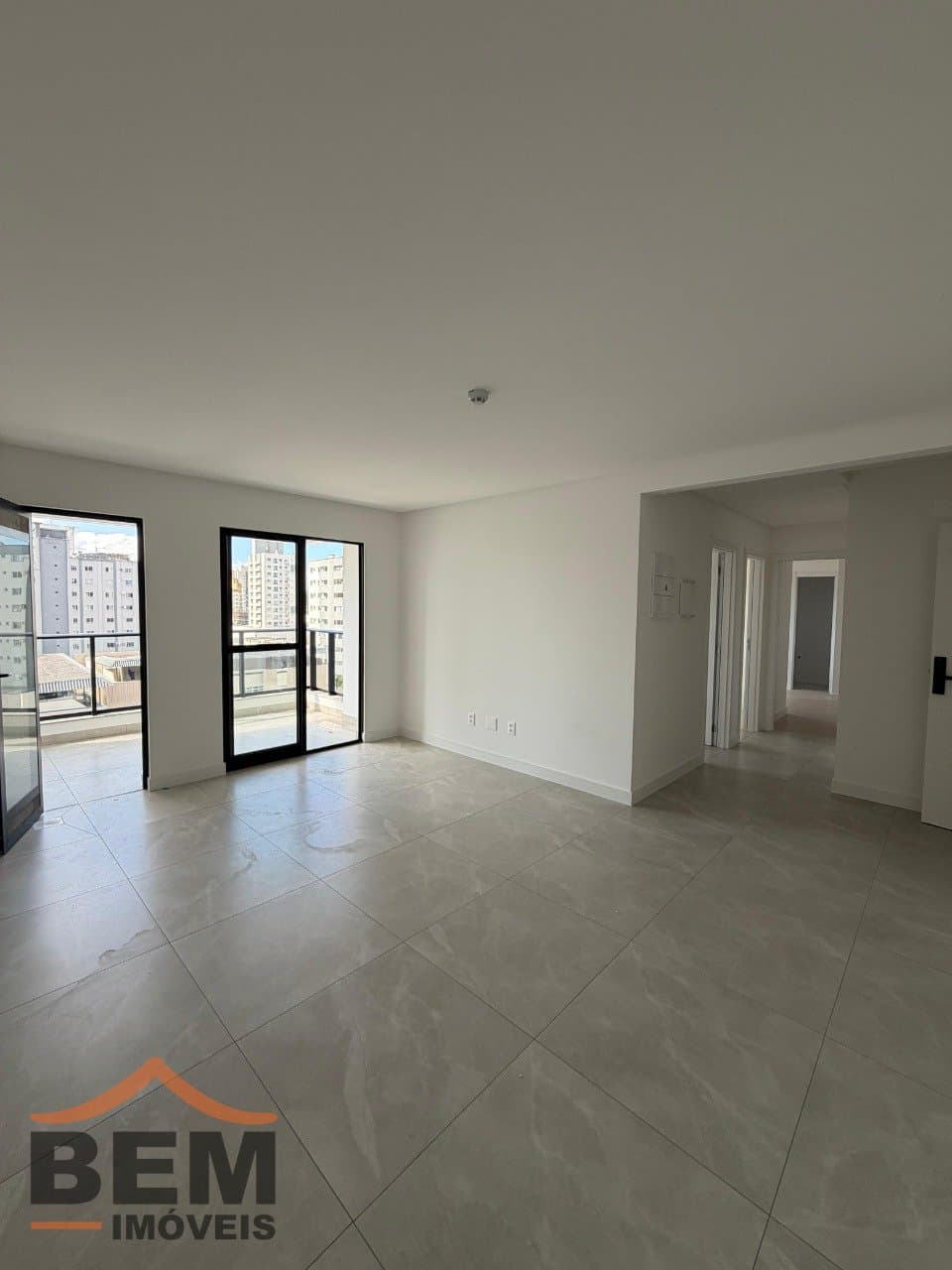 Apartamento para Venda com 3 quartos e 83m² no bairro Vila Operária, em Itajaí