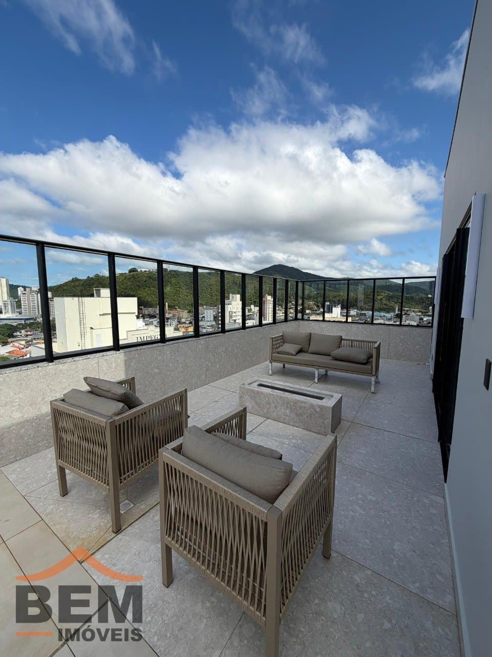 Apartamento para Venda com 3 quartos e 83m² no bairro Vila Operária, em Itajaí