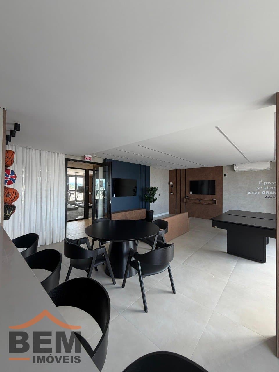 Apartamento para Venda com 3 quartos e 83m² no bairro Vila Operária, em Itajaí