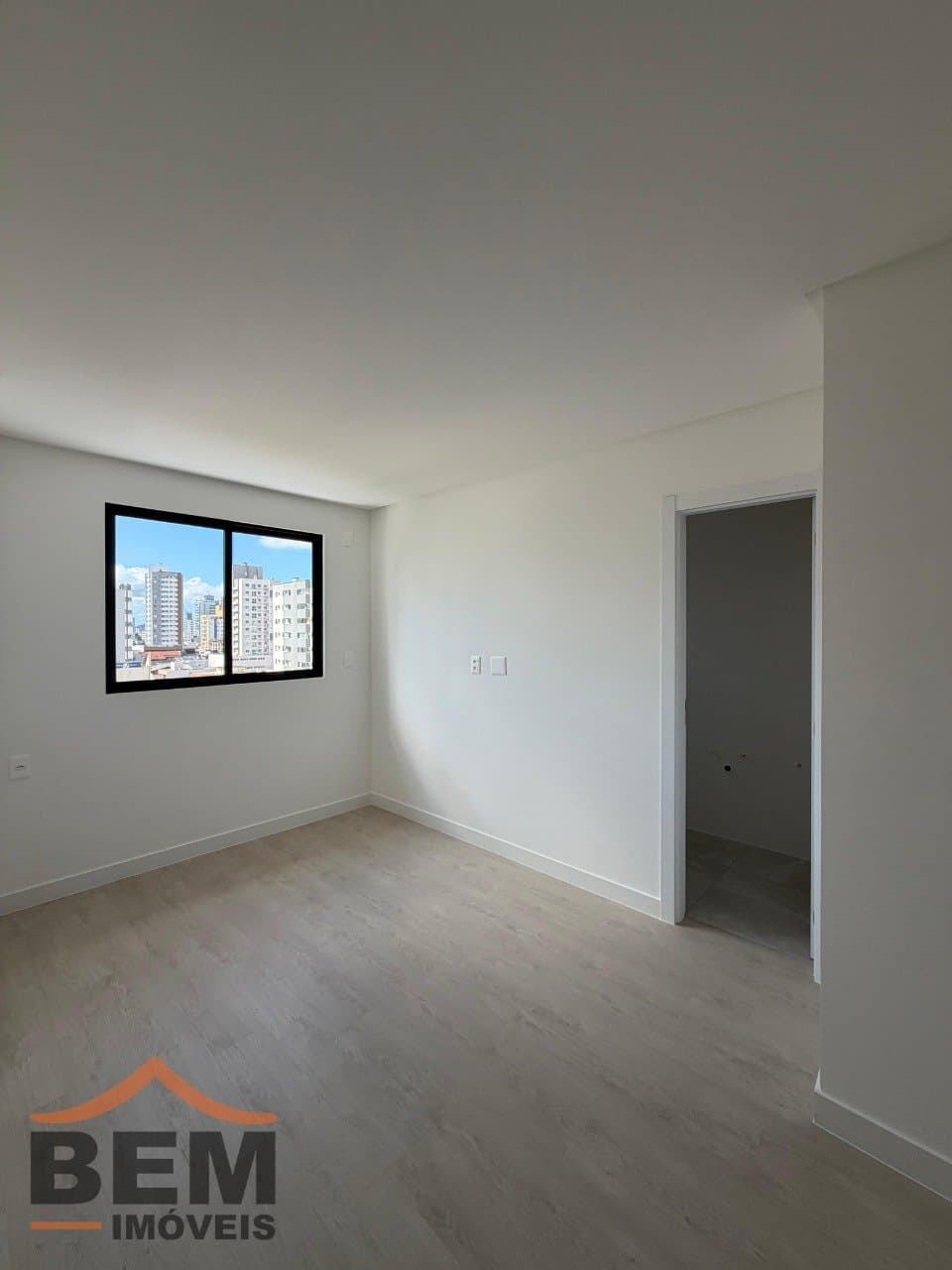 Apartamento para Venda com 3 quartos e 83m² no bairro Vila Operária, em Itajaí