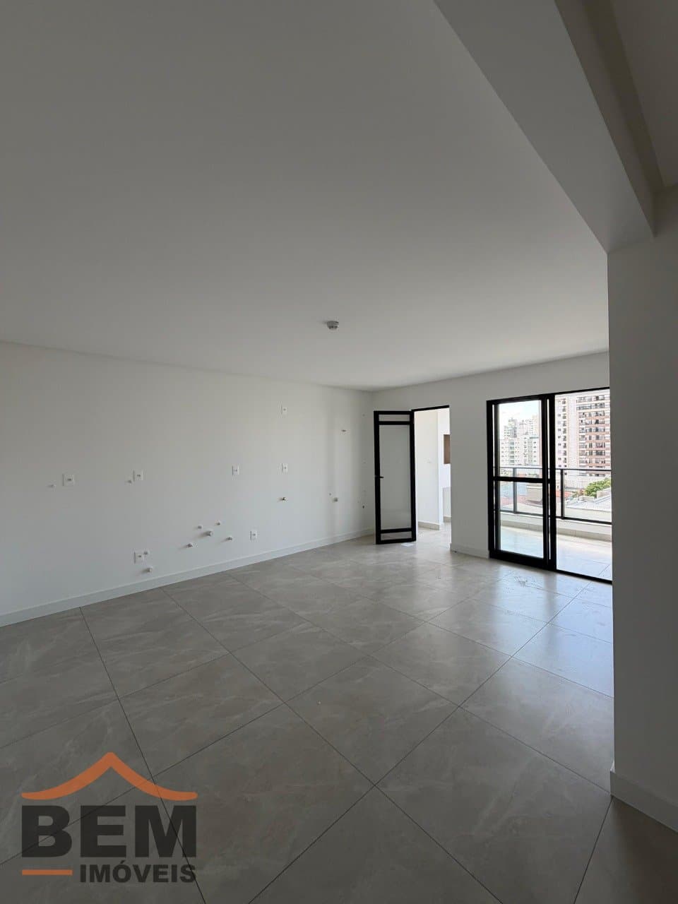 Apartamento para Venda com 3 quartos e 83m² no bairro Vila Operária, em Itajaí