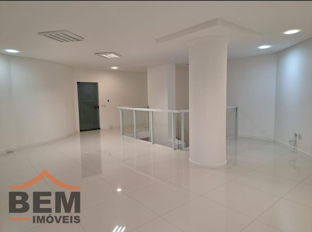Sala Comercial com 220m² no bairro Centro, em Balneário Camboriú