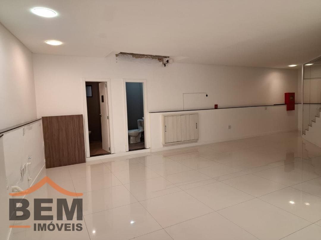 Sala Comercial com 220m² no bairro Centro, em Balneário Camboriú