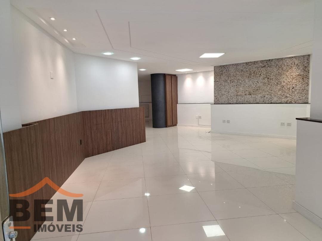 Sala Comercial com 220m² no bairro Centro, em Balneário Camboriú