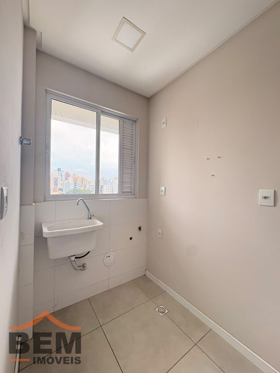Apartamento para Locação com 1 quarto e 50m² no bairro Fazenda, em Itajaí