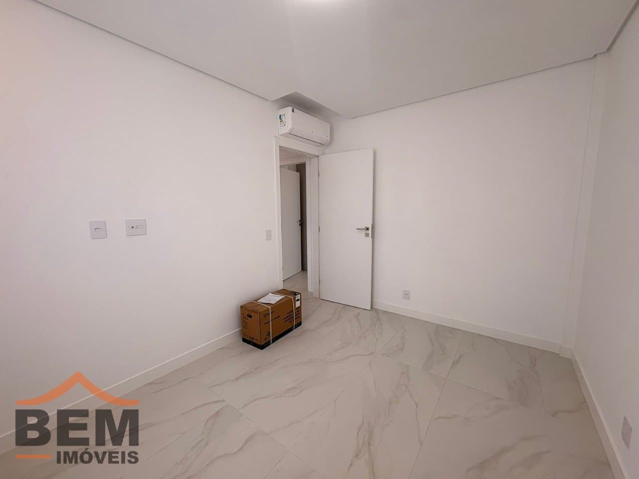 Apartamento para Locação com 2 quartos e 115m² no bairro Fazenda, em Itajaí