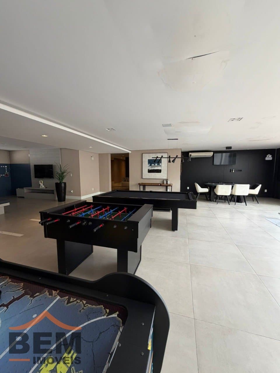 Apartamento Duplex para Venda com 4 quartos e 276m² no bairro Cabeçudas, em Itajaí