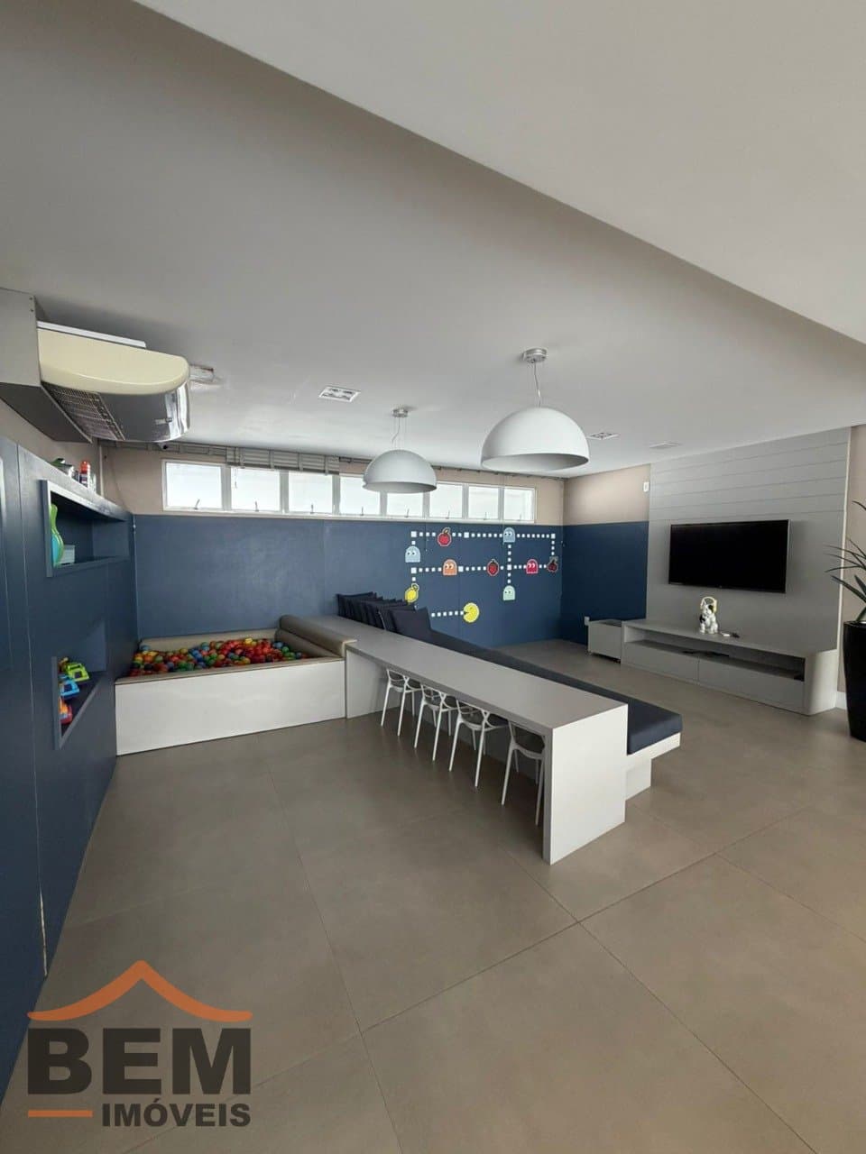 Apartamento Duplex para Venda com 4 quartos e 276m² no bairro Cabeçudas, em Itajaí