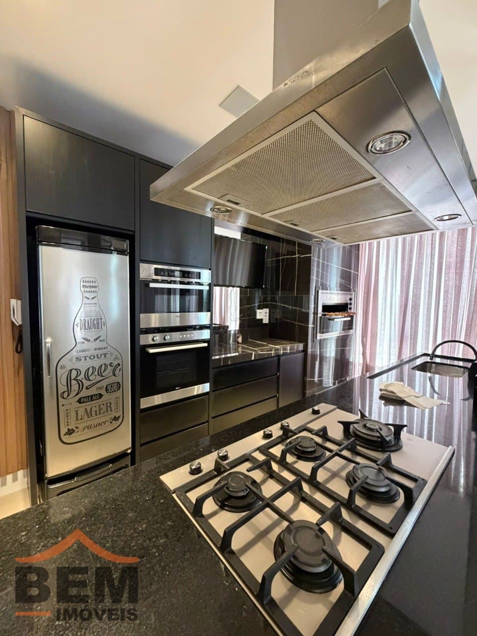 Apartamento Duplex para Venda com 4 quartos e 276m² no bairro Cabeçudas, em Itajaí