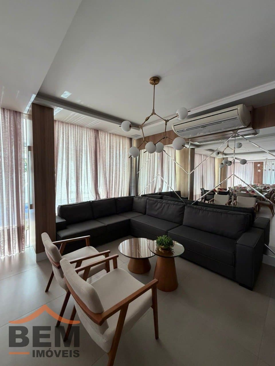 Apartamento Duplex para Venda com 4 quartos e 276m² no bairro Cabeçudas, em Itajaí