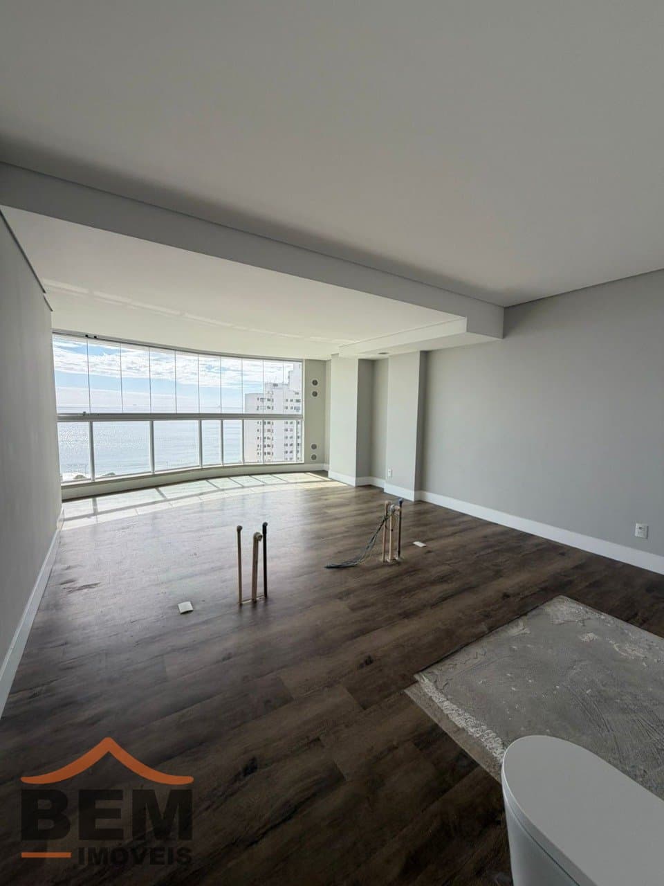 Apartamento Duplex para Venda com 4 quartos e 276m² no bairro Cabeçudas, em Itajaí