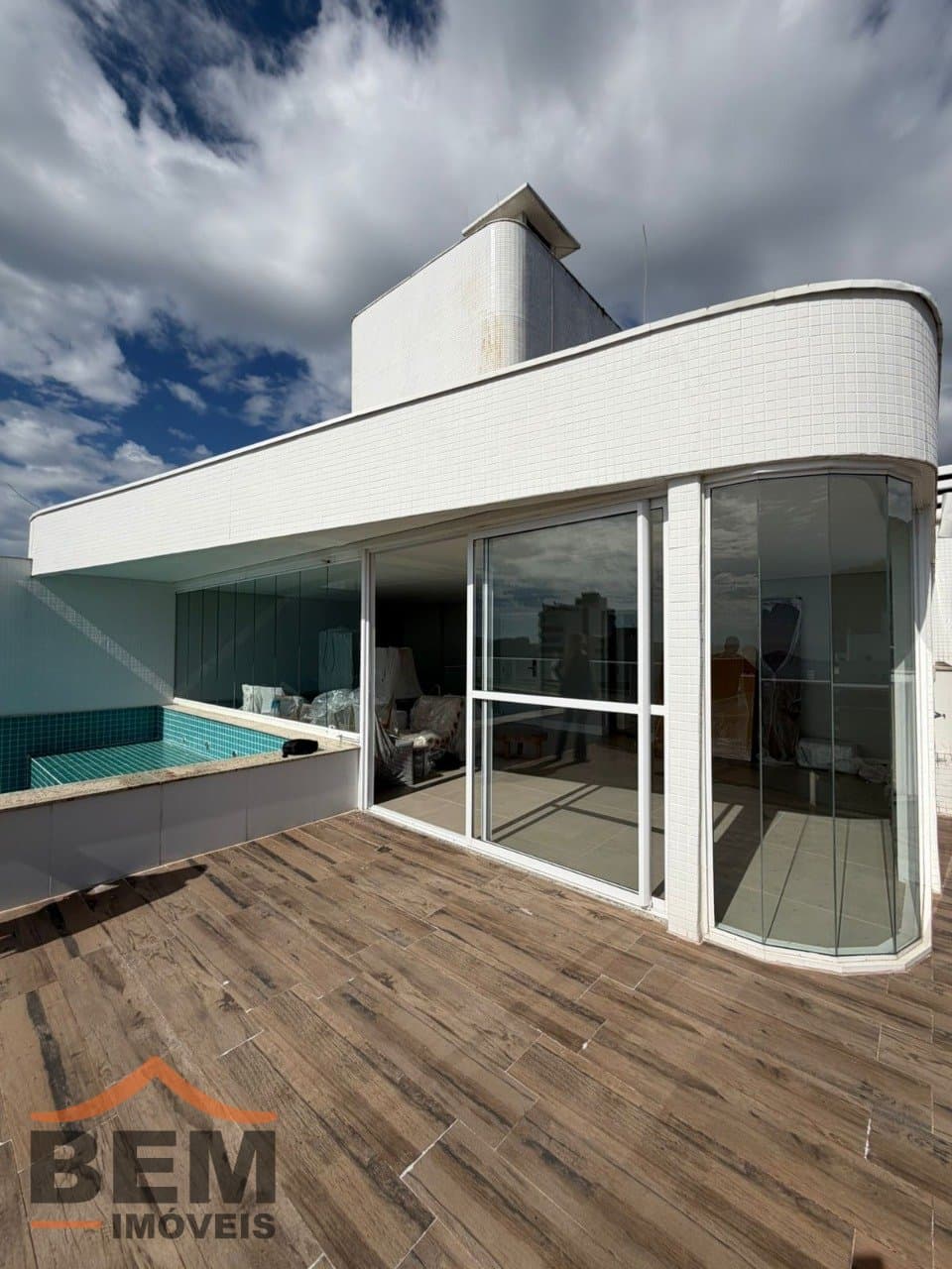 Apartamento Duplex para Venda com 4 quartos e 276m² no bairro Cabeçudas, em Itajaí