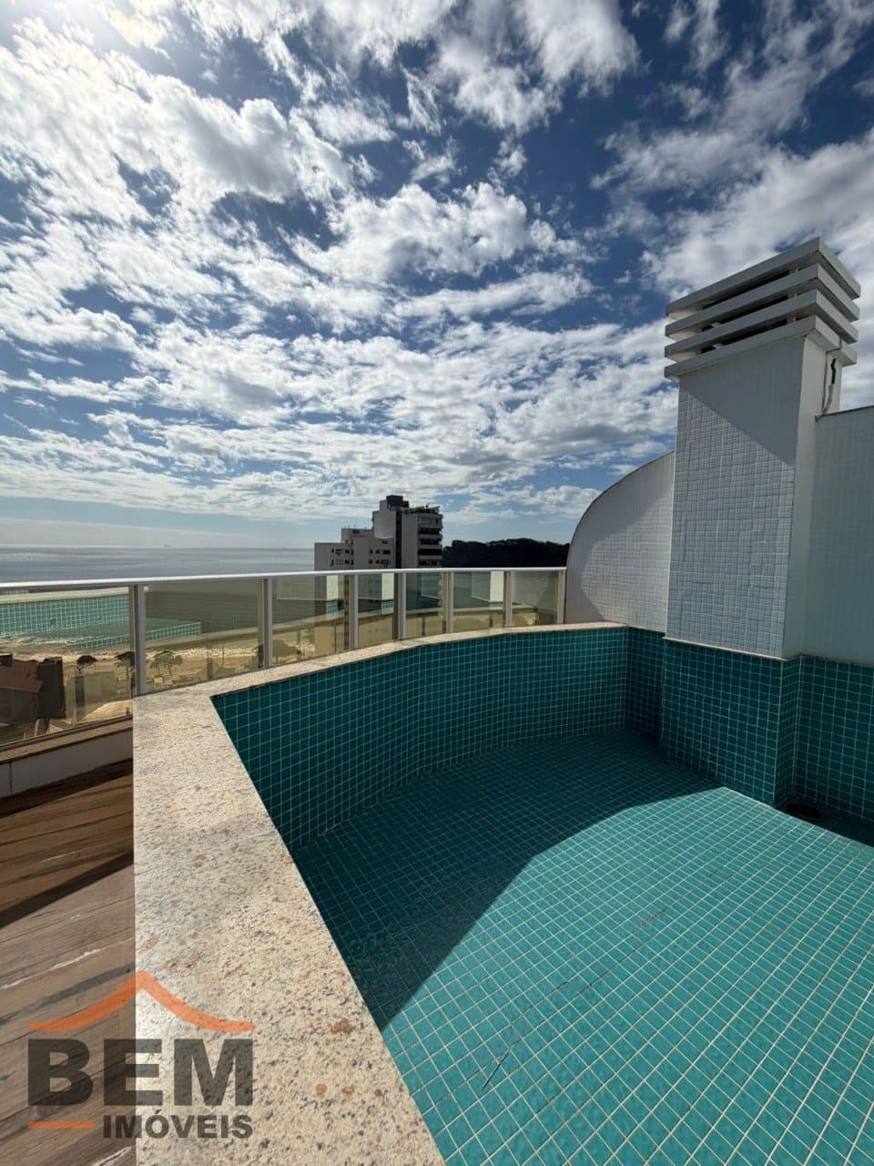 Apartamento Duplex para Venda com 4 quartos e 276m² no bairro Cabeçudas, em Itajaí