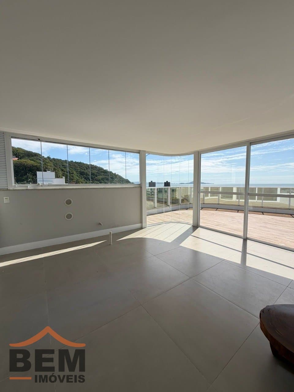Apartamento Duplex para Venda com 4 quartos e 276m² no bairro Cabeçudas, em Itajaí