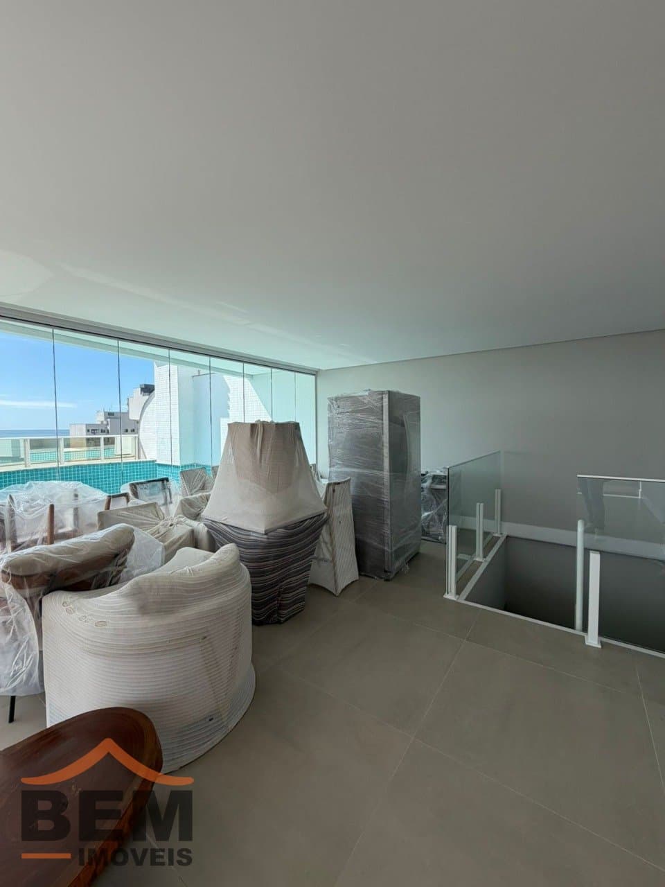 Apartamento Duplex para Venda com 4 quartos e 276m² no bairro Cabeçudas, em Itajaí