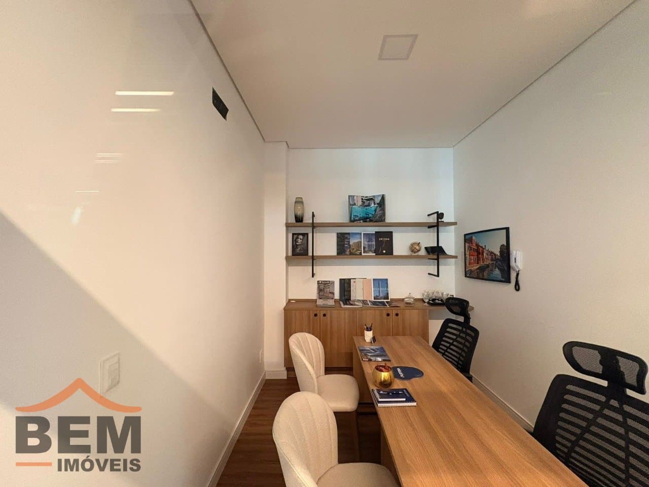 Sala Comercial para Locação com 10m² no bairro Ariribá, em Balneário Camboriú: 07- SALA COMERCIAL 