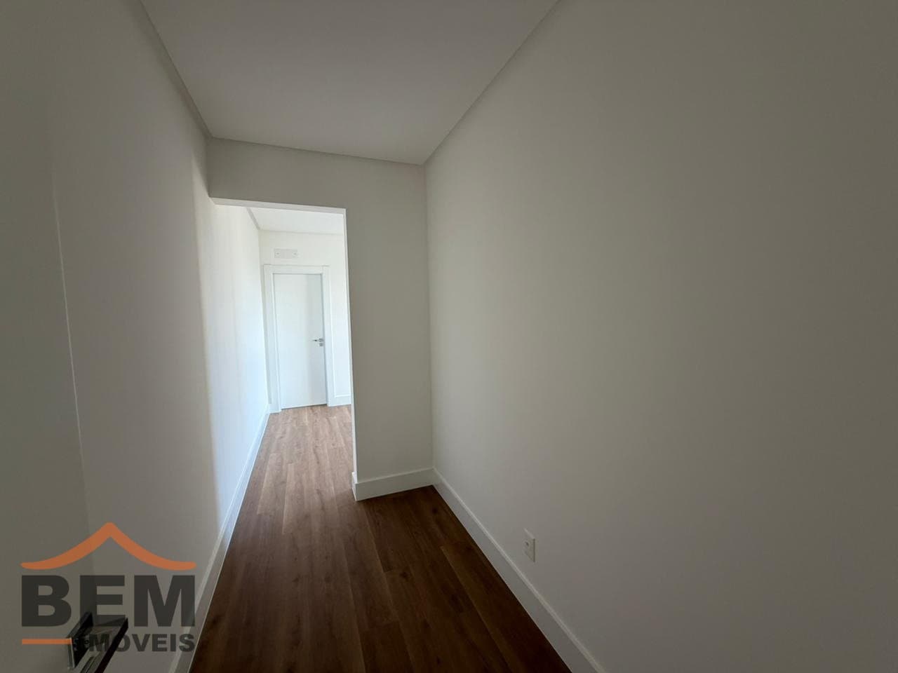 Apartamento para Locação com 3 quartos e 123m² no bairro Meia Praia, em Itapema