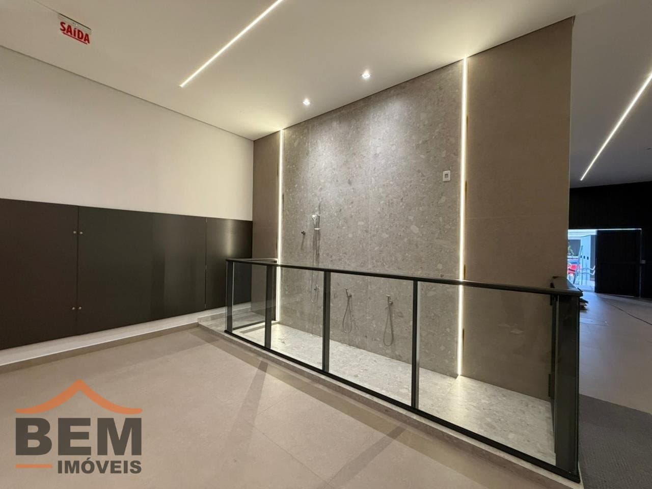 Apartamento para Locação com 3 quartos e 123m² no bairro Meia Praia, em Itapema